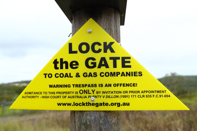 Lock the Gate 2AM-007873