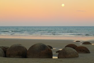 Moeraki Boulders 2AM-000526